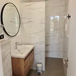Апартаменты Appartments Akrapovic Врси