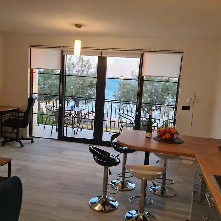 Appartments Akrapovic Apartment