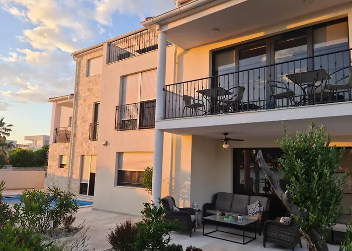 Appartments Akrapovic * Vrsi