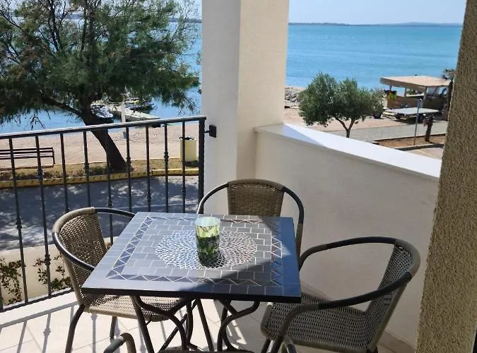 Appartments Akrapovic Διαμέρισμα Vrsi