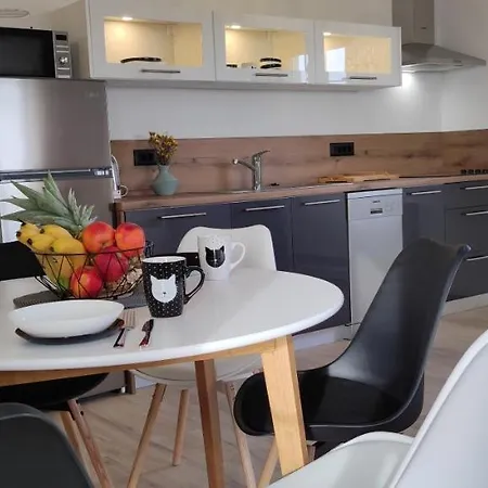 Daire Appartments Akrapovic