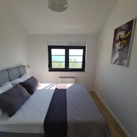 Appartments Akrapovic *