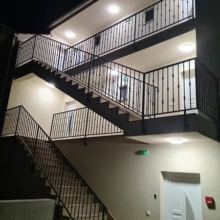 Appartments Akrapovic Vrsi