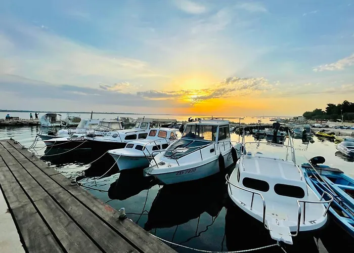 Appartments Akrapovic ヴーシ