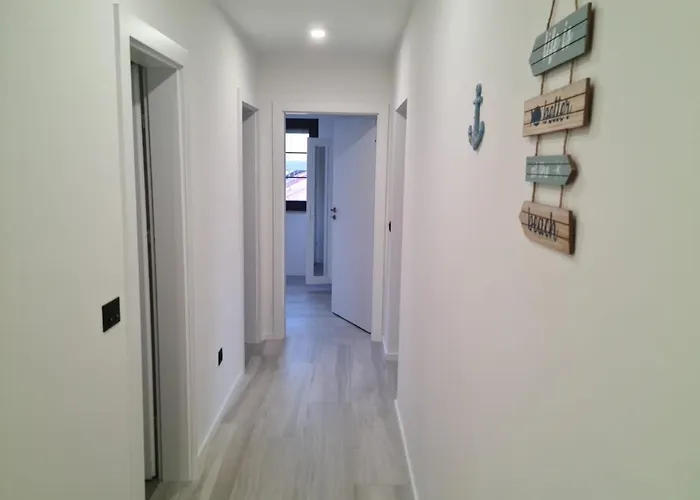 Appartments Akrapovic Vrsi