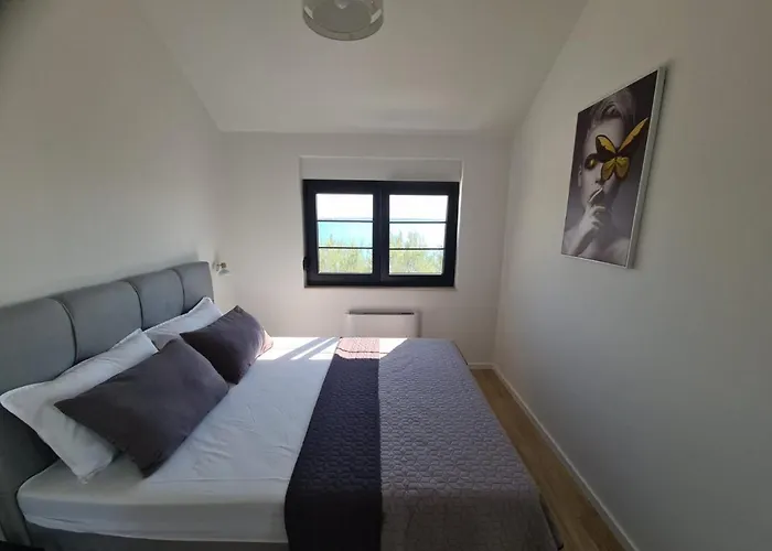 Appartments Akrapovic *