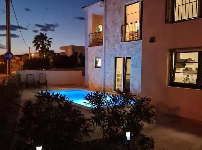 Appartments Akrapovic